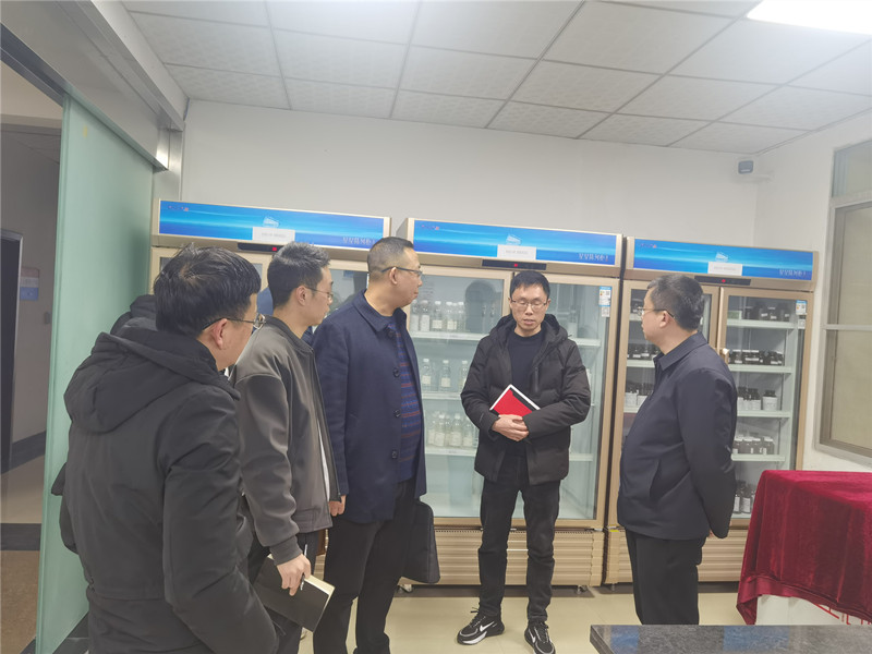 1676865794619064235.jpg 實(shí)驗(yàn)室照片5_副本.jpg